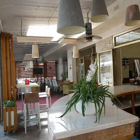 Madison Ξενοδοχείο