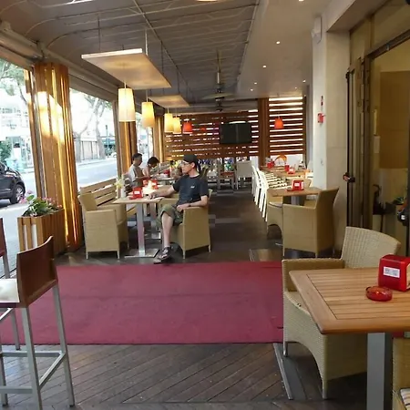 Ξενοδοχείο Madison 3*