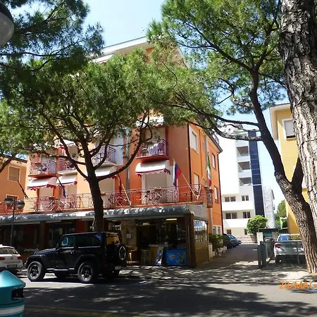 Madison Τζεσόλο Λίντο