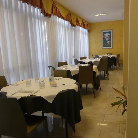 Madison Ξενοδοχείο 3*