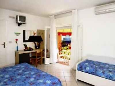 Madison Τζεσόλο Λίντο