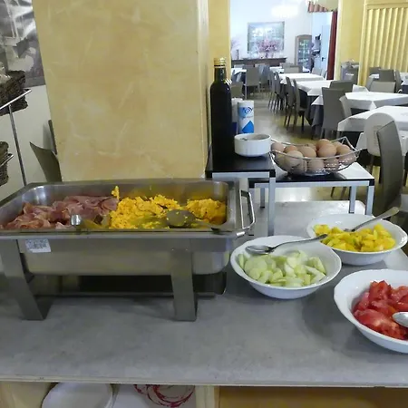Madison Hotel 3*
