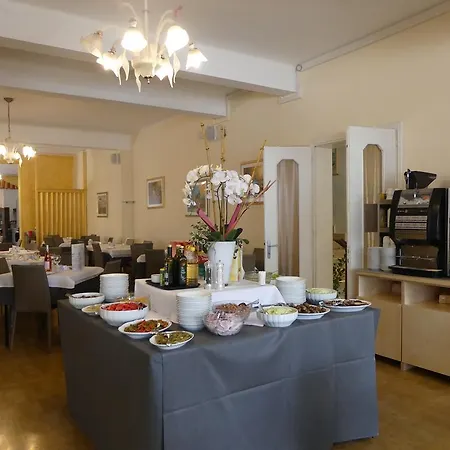 Hotel Madison 3*